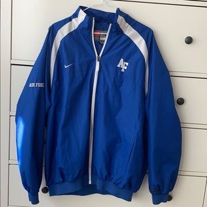 Large Nike Windbreaker!!💙